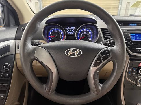 Used 2016 Hyundai Elantra SE FWD image 14