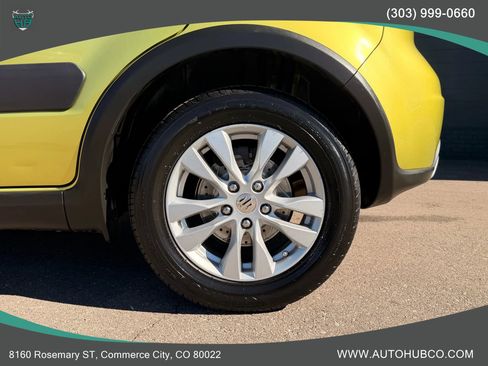 Used 2013 Suzuki SX4 AWD Hatchback image 23