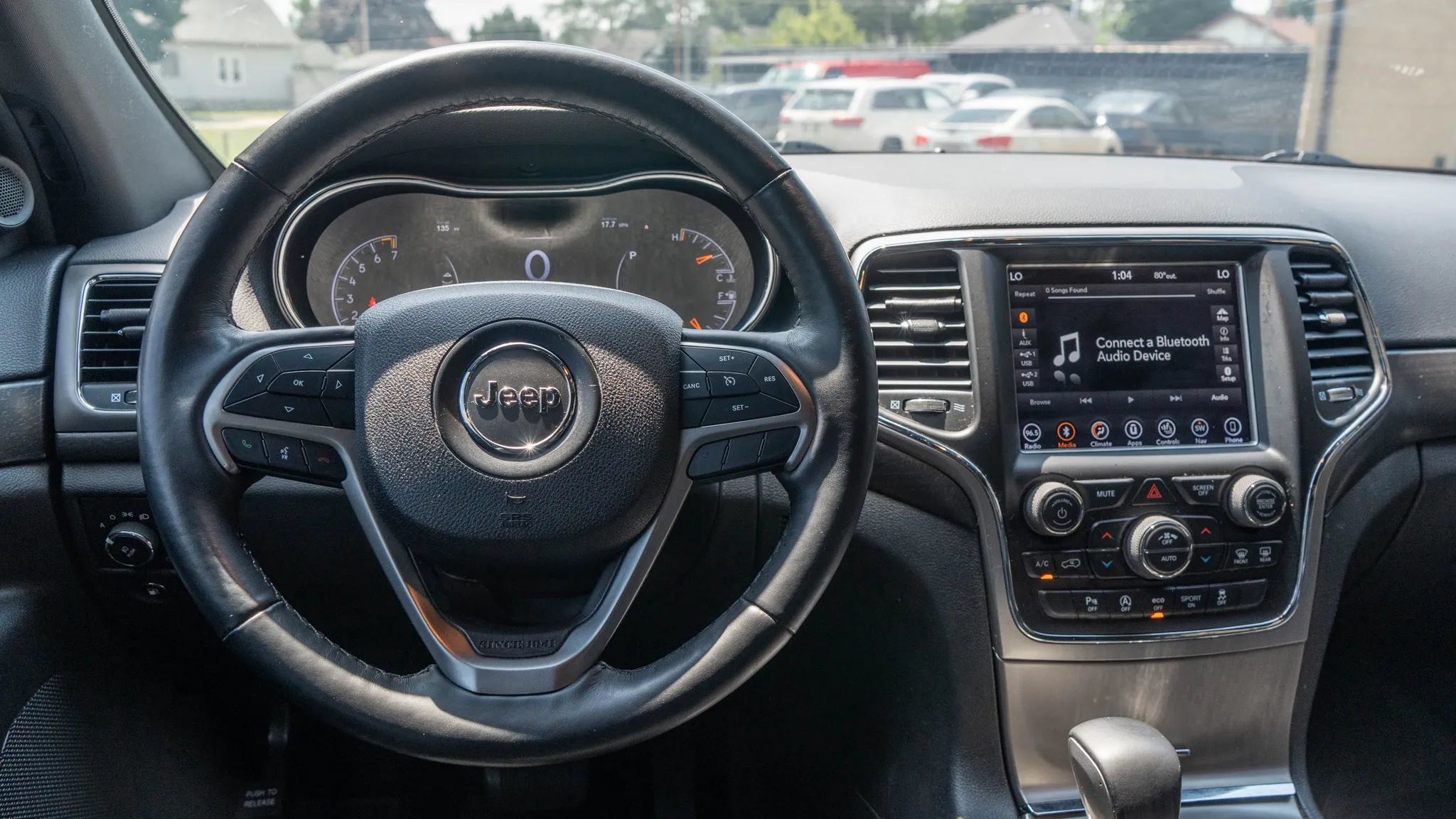 Used 2018 Jeep Grand Cherokee Altitude AWD/4WD image 19