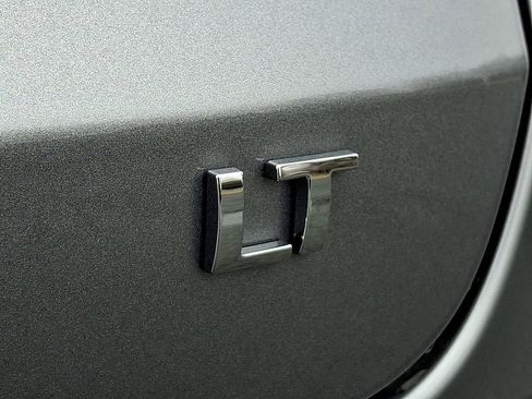 New 2026 Chevrolet Trax LT w/ LT Convenience Package FWD image 17
