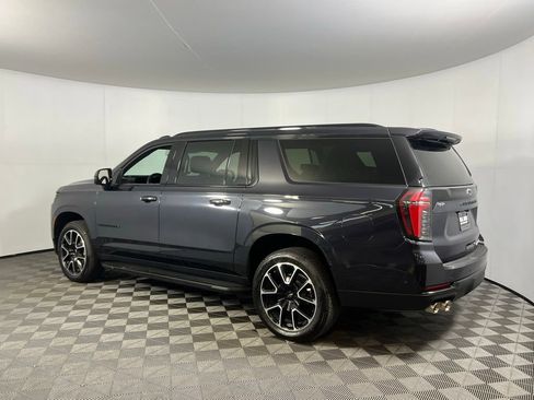 Used 2025 Chevrolet Suburban RST image 10