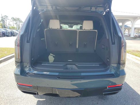 New 2026 Cadillac Escalade ESV Sport w/ Touring Package image 5