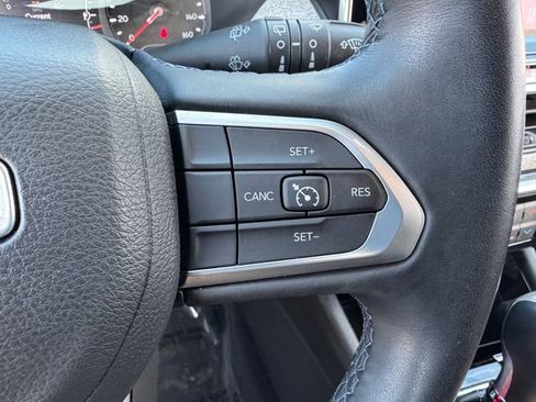 Used 2022 Jeep Compass Latitude w/ Sun and Sound Group image 23