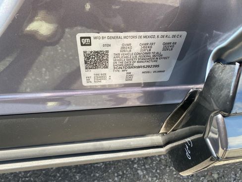 Used 2024 Chevrolet Equinox EV RS w/ LPO, All-Weather Mat Package AWD/4WD image 43