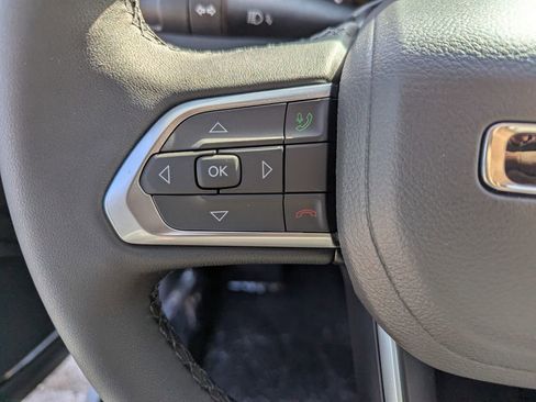 New 2026 Jeep Compass Latitude image 17