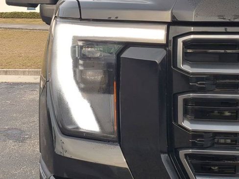 Used 2025 GMC Sierra 2500 AT4 image 9