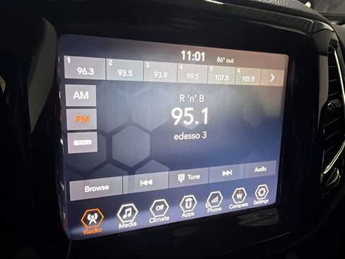 Used 2018 Jeep Compass Limited AWD/4WD image 19