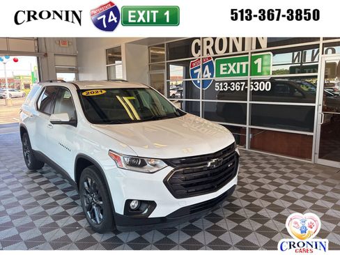 Used 2021 Chevrolet Traverse RS w/ LPO, Floor Liner Package FWD image 1