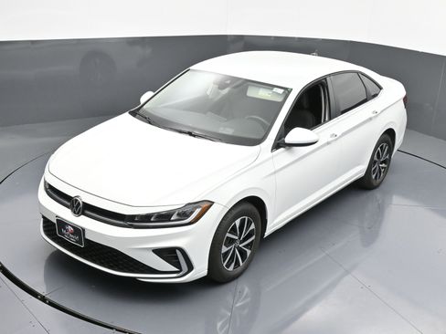 Used 2025 Volkswagen Jetta S image 29