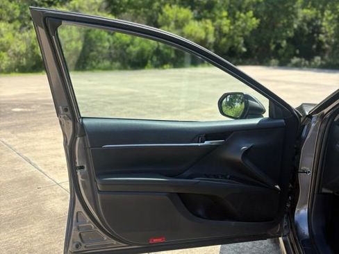 Used 2024 Toyota Camry SE FWD image 24