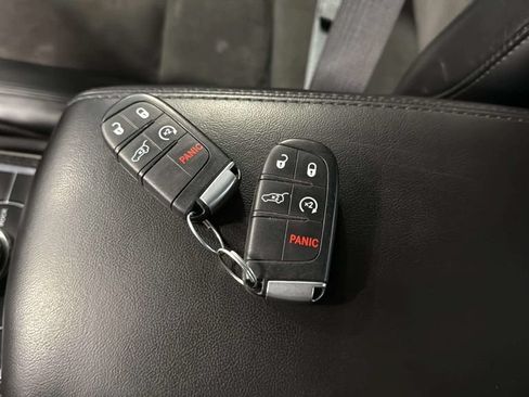 Used 2021 Jeep Grand Cherokee Altitude AWD/4WD image 39