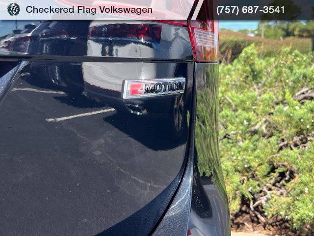 Used 2021 Volkswagen Tiguan SE w/ Panoramic Sunroof Package AWD/4WD image 11