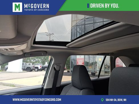 Used 2024 Toyota RAV4 XLE w/ Convenience Package AWD/4WD image 18
