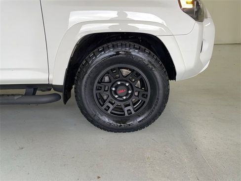 Used 2023 Toyota 4Runner SR5 Premium image 14