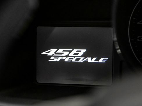 Used 2015 Ferrari 458 Speciale Coupe RWD image 19