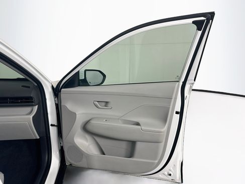 Used 2025 Hyundai Kona SEL FWD image 31