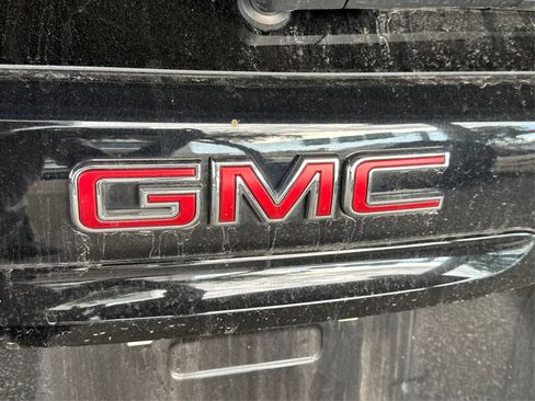 Used 2023 GMC Terrain SLE w/ Elevation Edition image 18