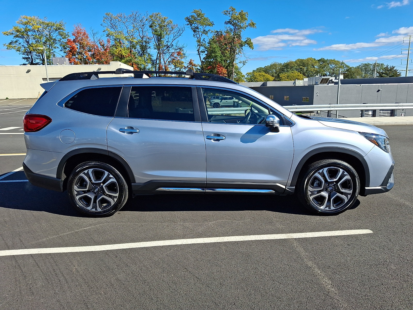 Certified 2023 Subaru Ascent Touring AWD/4WD image 7