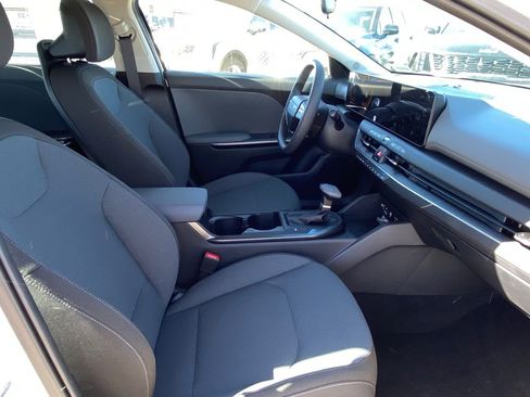 New 2026 Kia K4 LXS image 22