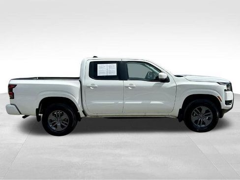 Certified 2025 Nissan Frontier SV AWD/4WD image 5