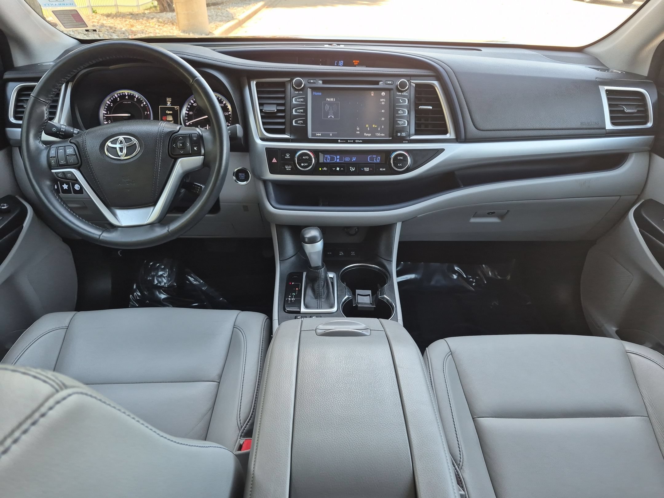 Used 2016 Toyota Highlander XLE AWD/4WD image 25
