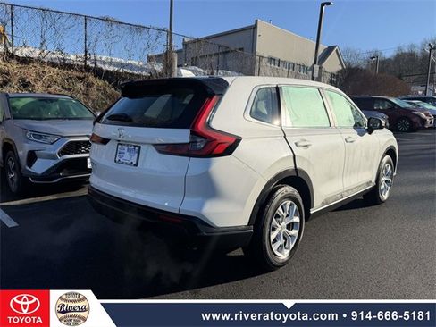 Used 2023 Honda CR-V LX image 6