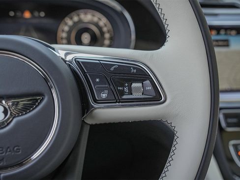 New 2025 Bentley Bentayga Extended Wheelbase image 25