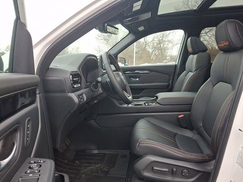 Certified 2025 Honda Pilot TrailSport image 13