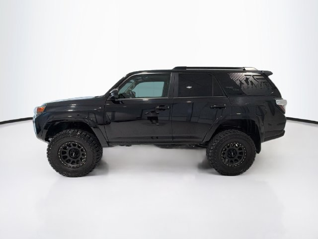 Used 2019 Toyota 4Runner TRD Off-Road AWD/4WD image 4
