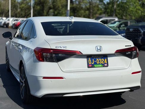Used 2024 Honda Civic Touring image 3
