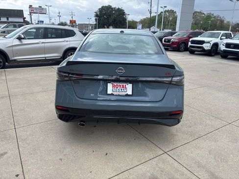 New 2026 Nissan Sentra SR w/ Floor Mat Package FWD image 6