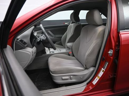 Used 2010 Toyota Camry FWD image 17