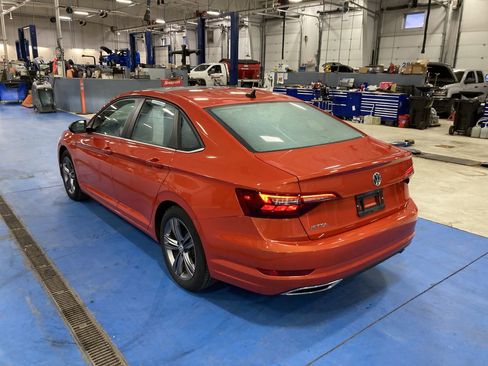 Used 2020 Volkswagen Jetta R-Line w/ R-Line Cold Weather Package image 5