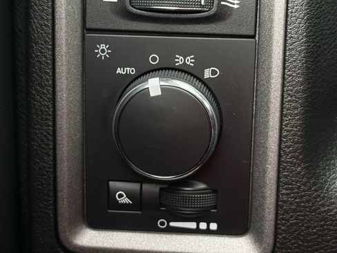Used 2022 RAM 1500 Tradesman w/ Chrome Plus Package RWD image 19