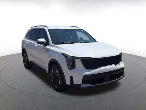 Used 2024 Kia Sorento S FWD image 3