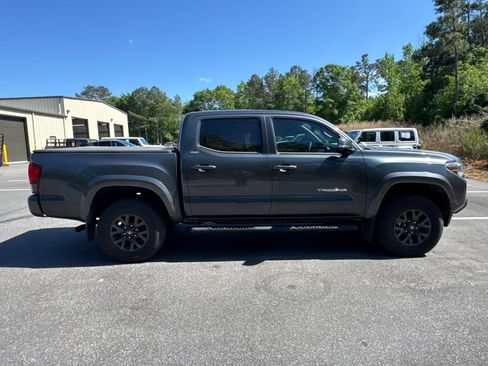 Used 2023 Toyota Tacoma SR5 w/ Technology Package image 4