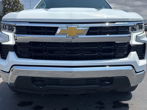 Used 2024 Chevrolet Silverado 1500 LT w/ Convenience Package II AWD/4WD image 8