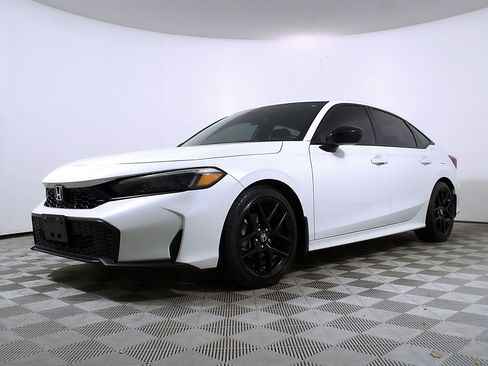 Used 2025 Honda Civic Sport image 2