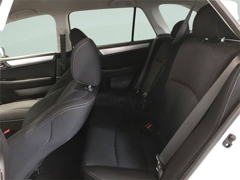 Used 2016 Subaru Outback 2.5i Premium image 10