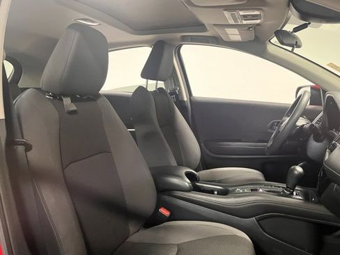 Used 2019 Honda HR-V EX image 10