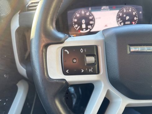 Used 2020 Land Rover Defender 110 SE image 10