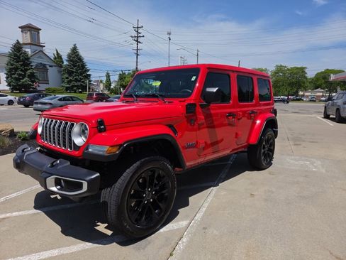 Certified 2025 Jeep Wrangler Unlimited Sahara w/ Safety Group AWD/4WD image 7