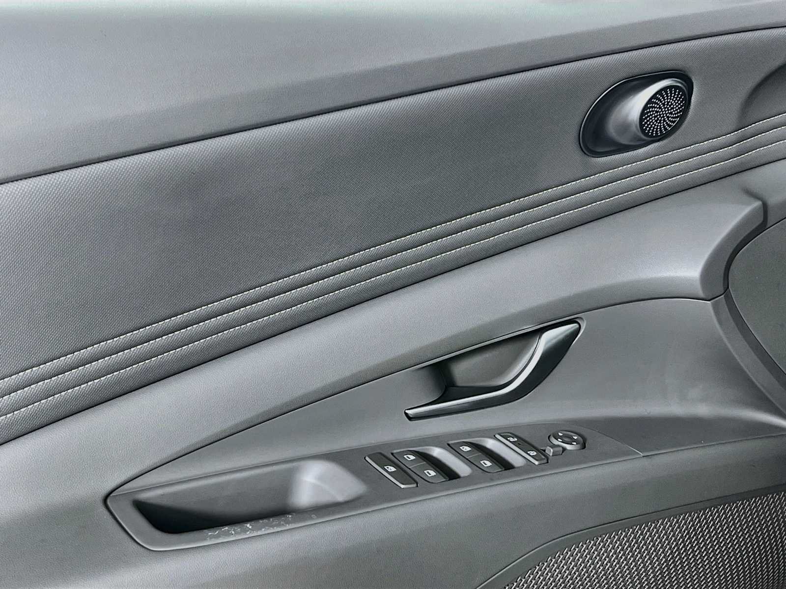 Certified 2026 Hyundai Elantra SEL Sport FWD image 17