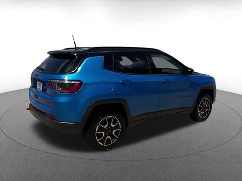 Used 2025 Jeep Compass Trailhawk AWD/4WD image 15