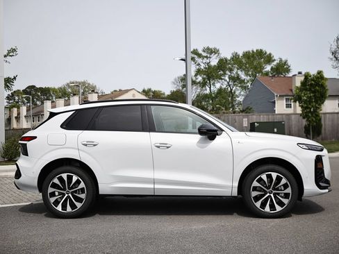 New 2026 Audi Q3 quattro 2.0T AWD/4WD image 4