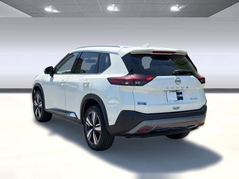 Used 2023 Nissan Rogue SL w/ SL Premium Package AWD/4WD image 3