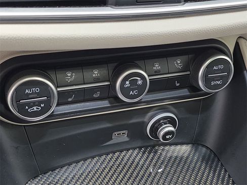 Used 2020 Alfa Romeo Stelvio Quadrifoglio image 29