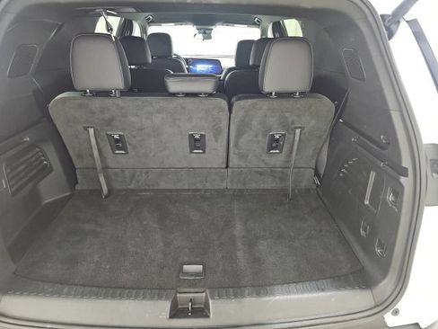 Used 2025 Chevrolet Traverse LT AWD/4WD image 5