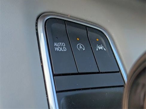 Used 2022 Cadillac Escalade ESV Premium Luxury Platinum image 18