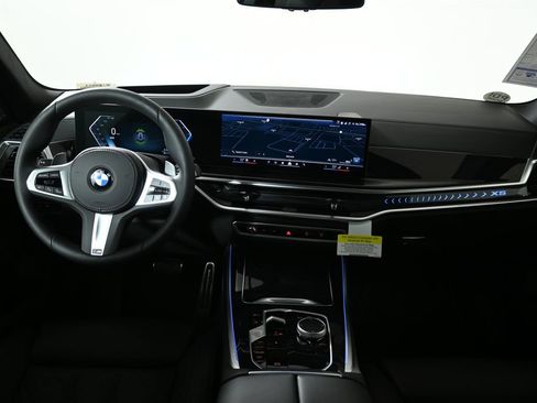 New 2026 BMW X5 xDrive40i w/ M Sport Package AWD/4WD image 17